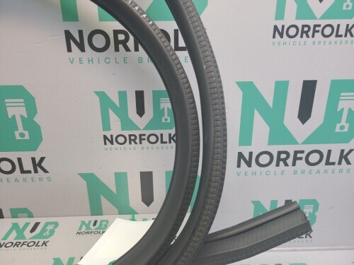 2024 Nissan Juke F16E Door Seal Rear Left