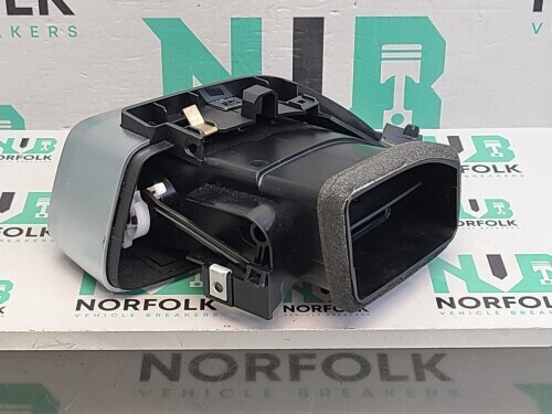 Jaguar F Pace X761 Right Dashboard Air Vent