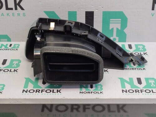 Jaguar F Pace X761 Right Dashboard Air Vent