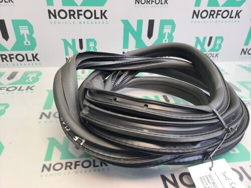 Mercedes CLA C117 Front Left Door Seal