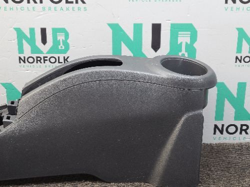 TOYOTA AYGO X  Centre Console
