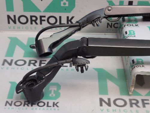 NISSAN QASHQAI MK3 J12 Front Wiper Arms Pair
