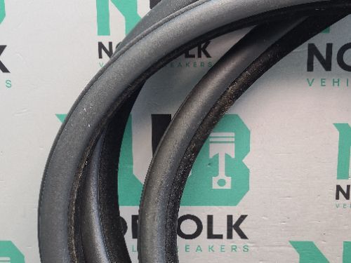 Range Rover Sport L494 Door Seal Front Right