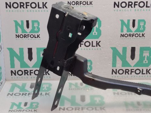Jaguar I Pace X590 Front Left Bumper Bracket