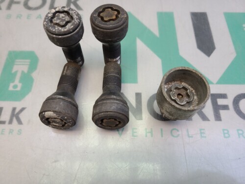 BMW F45 Locking Wheel nut + key