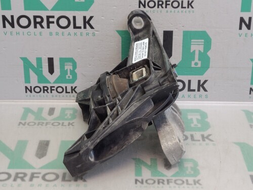 Peugeot P84 3008 Engine Mount Right DV6F 1.6 Diesel