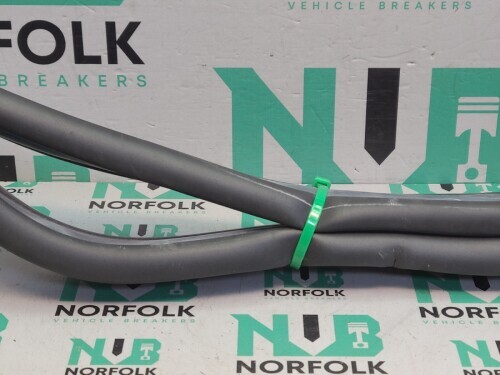 Mini Cooper F57 Cabrio Tailgate Rubber Seal