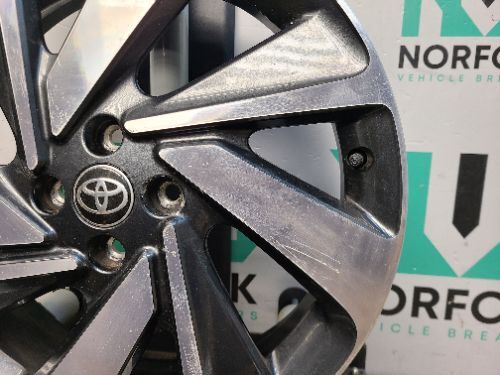 TOYOTA AYGO X Alloy Wheel 18" diamond cut